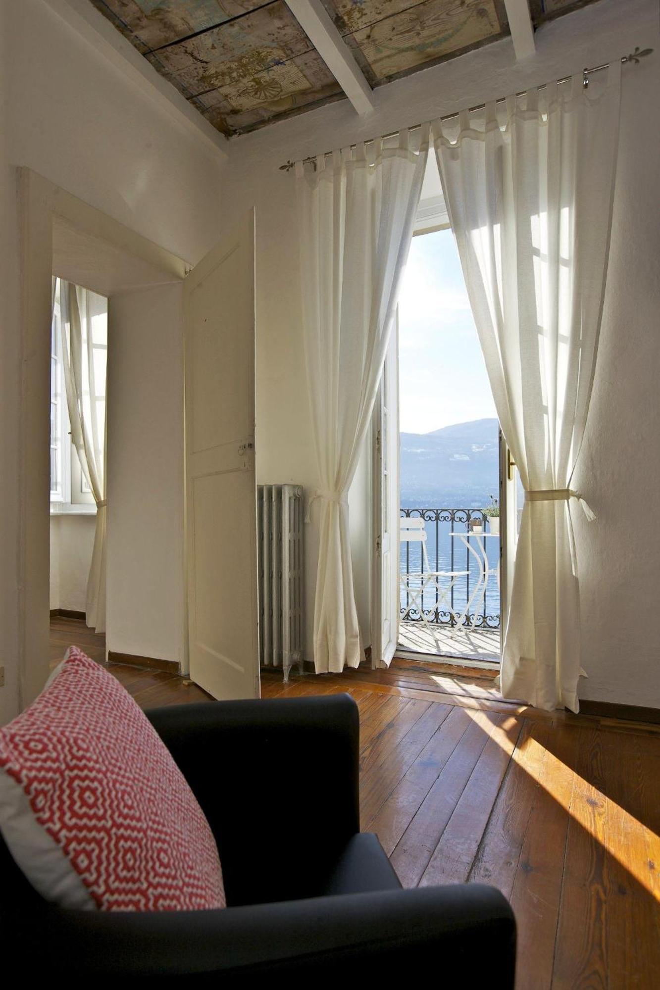 Appartamenti Vista Isola Verbania Exterior foto